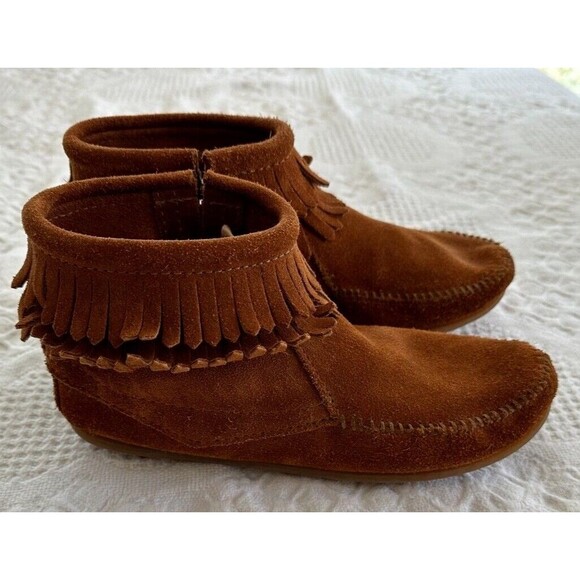 MINNETONKA Girls VTG Brown Double Fringe Moccasin Hard Sole Suede Boot Size 4 - Picture 4 of 9
